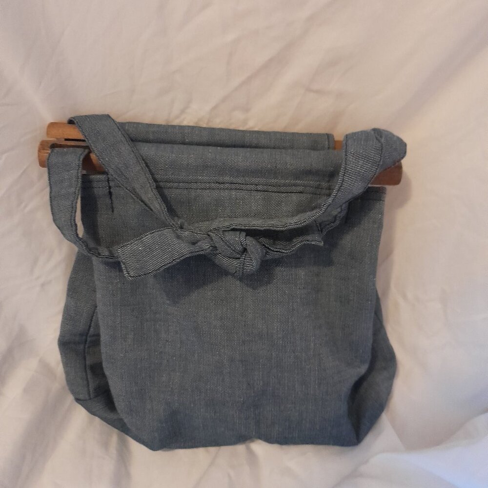 Vintage Retro Handmade 1970s Boho Denim Purse w/ wooden closures & Bow detailing - Picture 9 of 10